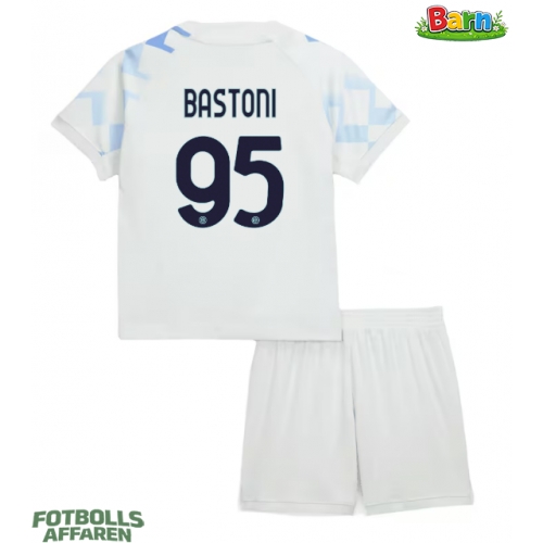 Inter Milan Alessandro Bastoni #95 Bortaställ Barn 2025-26 Kortärmad (+ Korta byxor)